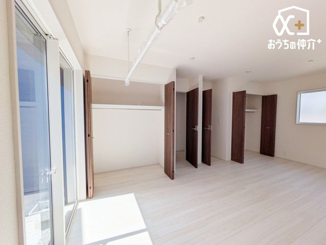 �Q�� -