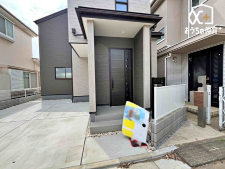 ���� �O���猩�����ւ̗l�q�B���������Ə�i���������������ԁB�����̏o���肪�C�����悭�s���܂��B