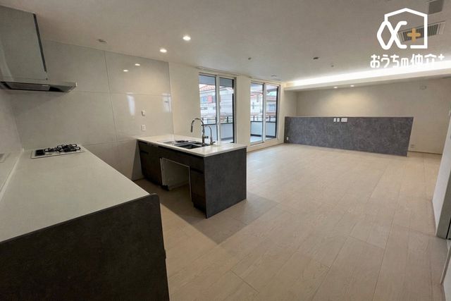 �L�b�`�� �V���N�ƃR�������ʂ̃Z�p���[�g�L�b�`���I���{�摜�͉Ƌ��CG�ŏ������摜�ł��茻���Ƃ͈قȂ�ꍇ���������܂�