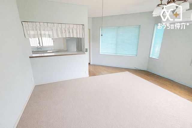 ���r���O �`Living�`�����݂̂���i�`�������e�C�X�g��LDK�B�̂�т肭�낮�\�t�@��A���H�����y���ރ_�C�j���O�Z�b�g��u���Ă��������͂���܂���B