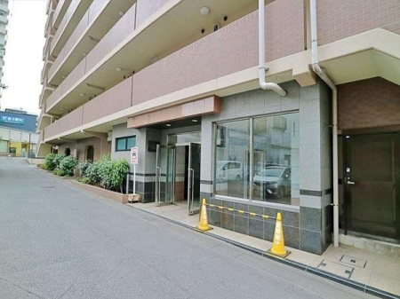 ���̑� �G���g���X�O�̓��H