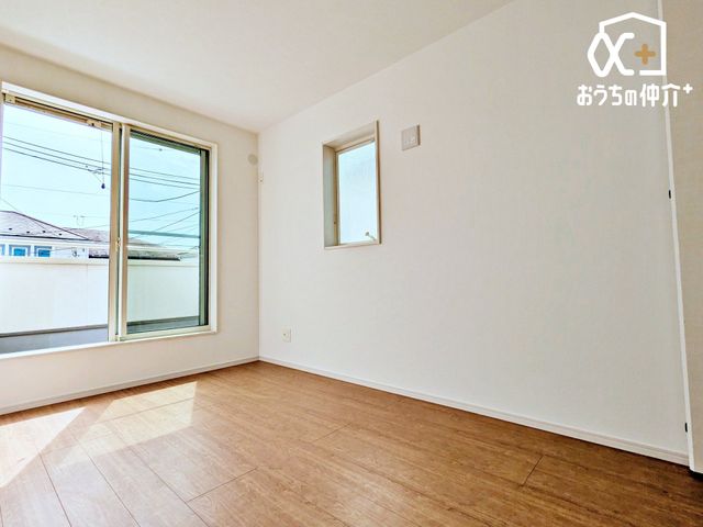 �q������ �q�������ɃI�X�X���ȗm���̗l�q�ł��B�o���R�j�[�ɖʂ��Ă��邽�ߊ��C�����₷���B���邳���\���Ȃ������ł��B