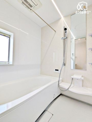 ���� �o�X���[���Ń����b�N�X�o�X�^�C���B�o�X�^�u�ɂ����Ċ����Ȃ���S�Ƒ̂����t���b�V���B����̔�������Ă���鐴�����̂���o�X���[���B