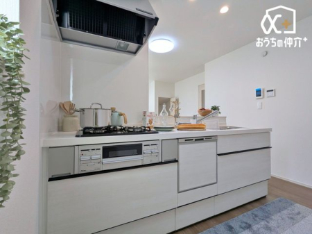 �L�b�`�� �����g���L�b�`�������炱���A�H���̏������y�������ԂɁI�w�Z�������ł��X���[�Y�ɖ��ʂȂ���Ƃł��x�w���������ȒP�ɂł���x�ȂǁA���ꂵ���H�v����������I�������y��������L�b�`���X�y�[�X�ł�