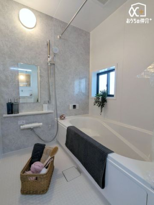 ���� 1�؃^�C�v�̑傫�ȗ����ɂȂ��Ă���܂��B�����Ȃ��q�l�����Ă����Ƒ��œ������\�ƂȂ��Ă���܂��B�܂��A���g�����y���߂���X�̔�������Ă�����ԂɂȂ邱�ƊԈႢ�Ȃ��ł��I