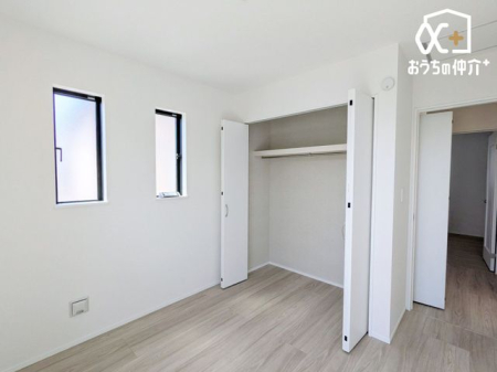 �q������ �q�������Ƃ��Ă��\���ȍL�������邨�����ł��B�Ƒ��X�̈��炬�̋�Ԃ��m�ۂł��A�v���C�x�[�g�ȃx�b�h���[���͕�炷���̊����ő���グ�������̂ł��B