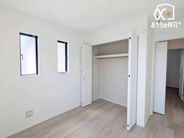 �q������ �q�������Ƃ��Ă��\���ȍL�������邨�����ł��B�Ƒ��X�̈��炬�̋�Ԃ��m�ۂł��A�v���C�x�[�g�ȃx�b�h���[���͕�炷���̊����ő���グ�������̂ł��B