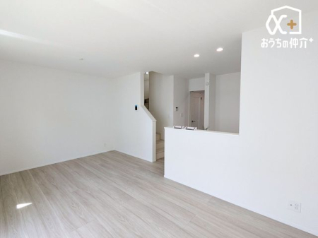 ���r���O �����������Ȃ��烊�r���O�S�̂����n�����Ƃ��o����̂ŁA���q�l���V�񂾂�A�׋����Ă��Ă��ꏏ�ɋ�Ԃ����L�ł��܂�