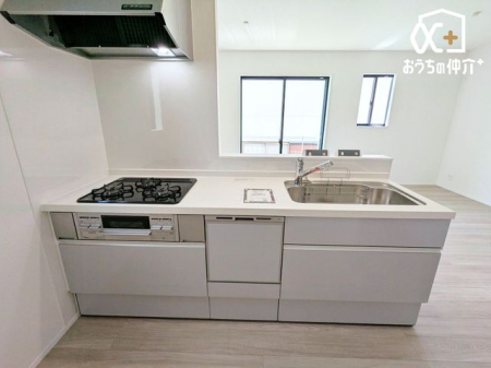 �L�b�`�� �����g���L�b�`�������炱���A�H���̏������y�������ԂɁI�w�Z�������ł��X���[�Y�ɖ��ʂȂ���Ƃł��x�w���������ȒP�ɂł���x�ȂǁA���ꂵ���H�v����������I�������y��������L�b�`���X�y�[�X�ł�