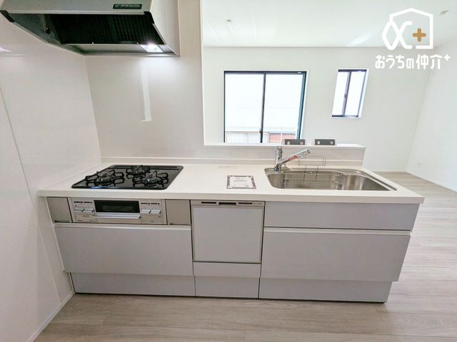 �L�b�`�� �����g���L�b�`�������炱���A�H���̏������y�������ԂɁI�w�Z�������ł��X���[�Y�ɖ��ʂȂ���Ƃł��x�w���������ȒP�ɂł���x�ȂǁA���ꂵ���H�v����������I�������y��������L�b�`���X�y�[�X�ł�