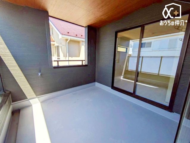 �o���R�j�[ 2��������o����\�ȍL�X�Ƃ����o���R�j�[�B���󕨂�z�c���������񊱂��܂��B