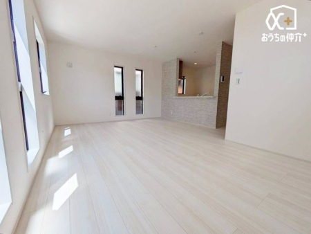 ���r���O �`Living�`�������������͋C��LDK�B�̂�т肭�낮�\�t�@��A���H�����y���ރ_�C�j���O�Z�b�g��u���Ă��������͂���܂���B