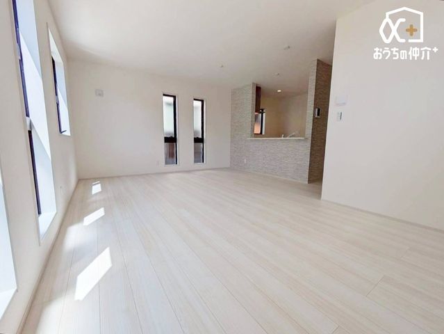 ���r���O �`Living�`�������������͋C��LDK�B�̂�т肭�낮�\�t�@��A���H�����y���ރ_�C�j���O�Z�b�g��u���Ă��������͂���܂���B