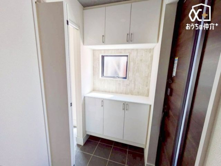 ���� �`�E�`Entrance�`�E�`�C�i����f�U�C�����������ւ́A�Z�ޕ��̖������𖞂����N�I���e�B�B�A��邲�Ƒ���A�K�������C�����悭�}����E���炬�ɖ�����������Ԃ�\�������Ă���܂��B