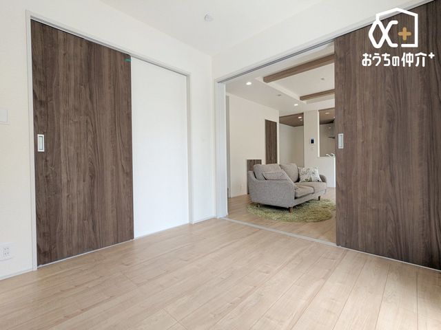 ���̑����� �e�����[�N�X�y�[�X�ɂ��V�я�ɂ��Ȃ郊�r���O���̗m���ł��B