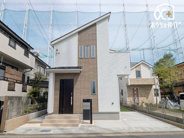 ���n�O�ώʐ^ ���}�s��ԉw�u�ԏ�����v�w�k���P�T���I���o�X�ւ��[���I�R�H���։��K�A�N�Z�X�n�j�����z���p�l���ݒu���[���̐ݔ����R���r�j�k���R�����X�[�p�[�k���U��