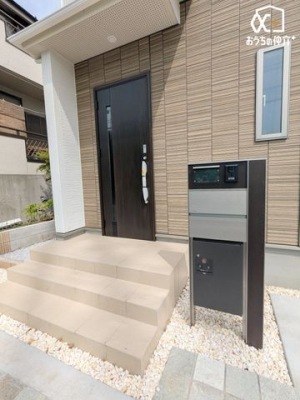 ���� �O���猩�����ւ܂��̗l�q�ł��B���񌻒n�ɑ����^��ł��������������������B