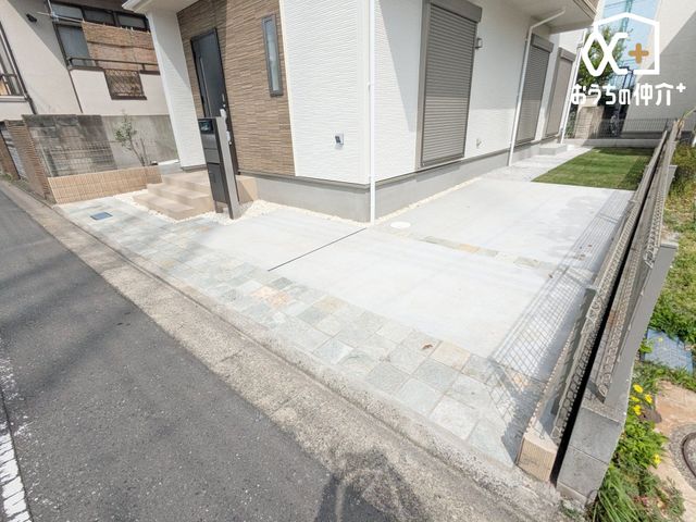  �L�X�Ƃ����J�[�X�y�[�X�B�O�ʓ��H���L���A���Ԃ̏o��������X���[�Y�ɍs���܂��B