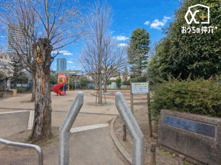 ���ӊ� ���n�旧�򂱂Ԃ����� �k��10���B�����r�ܐ����w���w������߂����������ł��B�t�߂ɂ͏��w�Z������A�q���B�̗V�т̏ꏊ�ł��B����⊊���x���`���␅���ݏ������܂��B 730m