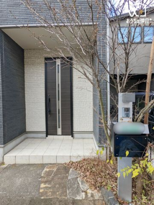 ���� �O���猩�����ւ܂��̗l�q�ł��B���񌻒n�ɑ����^��ł����������������������B