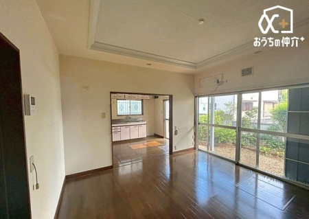 ���̑� �L���Ȍ����Ƃ炷���̏ꏊ�́A�������Ȃ���b���y���݁A�������Ƃ������Ԃ��߂����ꏊ�B�Ƒ��̓��킪���܂���؂ȋ�Ԃł��B