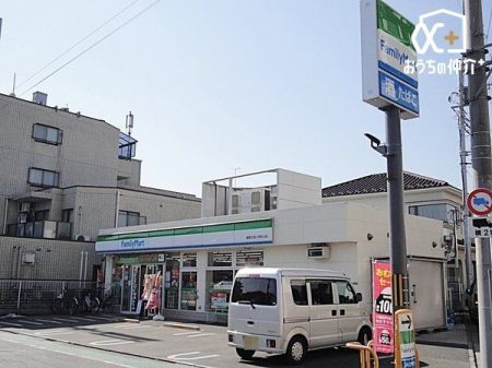 ���ӊ� �t�@�~���[�}�[�g���n��򏬊w�Z�k�X �k��4���B24���ԉc�ƂȂ̂ŋ}�Ȃ��������ɂ��֗��ł��B���������̎x�������z�ւ̉׎󂯁A�ו��̎󂯎��ɂ����p�ł��܂��B 270m