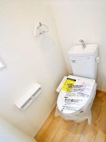 �g�C�� 2�K�̉������֍��t�g�C���ł��B