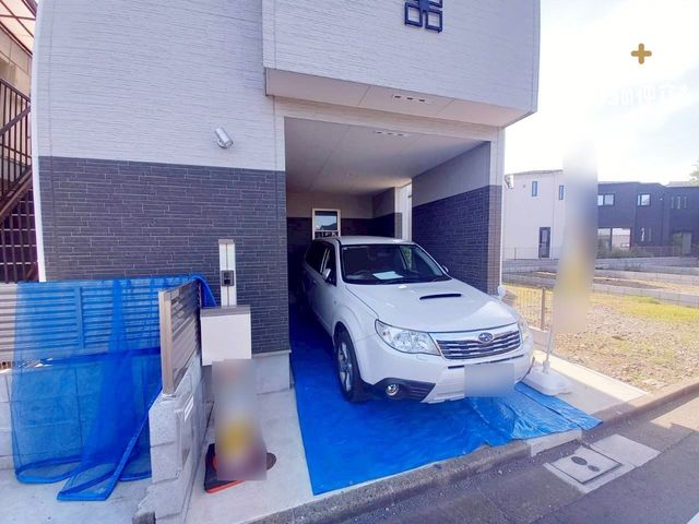  �J�̓��ɂ���؂Ȃ��Ԃ�����Ă����r���g�C���K���[�W