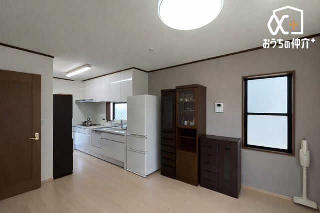 ���r���O ��AI�摜�����ɂ��󎺏�Ԃ��C���[�W�����ʐ^�ł��B�L���Ȍ����Ƃ炷���̏ꏊ�́A�������Ȃ���b���y���݁A�������Ƃ������Ԃ��߂����ꏊ�B�Ƒ��̓��킪���܂���؂ȋ�Ԃł��B