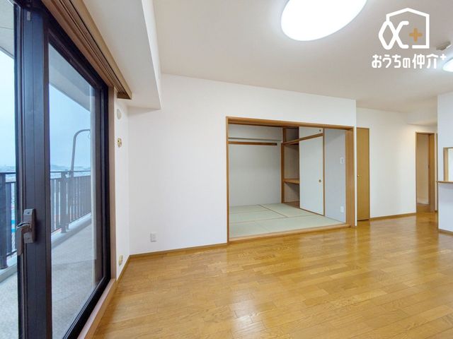 ���r���O -