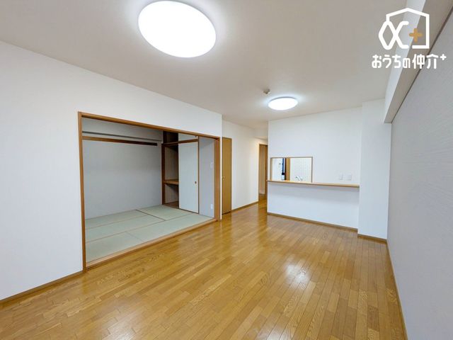 ���r���O -