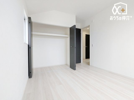 �q������ �q�������ɃI�X�X���ȗm���̗l�q�ł��B�o���R�j�[�ɖʂ��Ă��邽�ߊ��C�����₷���B���邳���\���Ȃ������ł��B