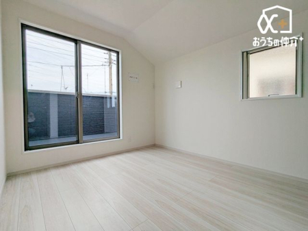 �q������ �q�������Ƃ��Ă��\���ȍL�������邨�����ł��B�Ƒ��X�̈��炬�̋�Ԃ��m�ۂł��A�v���C�x�[�g�ȃx�b�h���[���͕�炷���̊����ő���グ�������̂ł��B