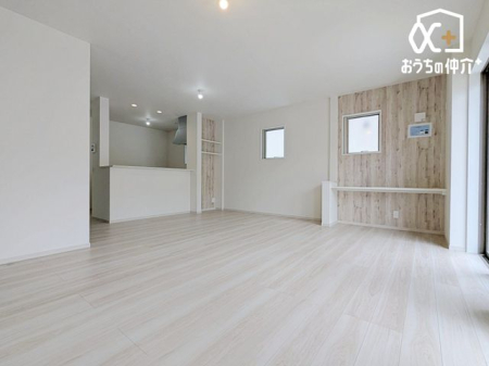 ���r���O �쐼�����̑傫�ȑ����炽���Ղ�z�����������ޖ��邢�P�X�����r���O�B�Ƒ��c���⃊���b�N�X�^�C���ɍœK�ȊJ�������ӂ���Ԃł��B