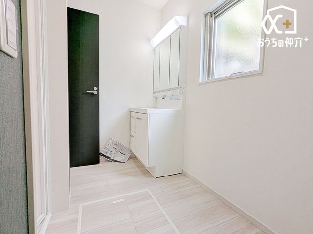 ���ʑ�E���ʏ� �������̂�����ʁ����󁕒E�߃X�y�[�X�ł��B��Ƃ�̂����Ԃł����C���̂����ւ����炭�炭�ł��B