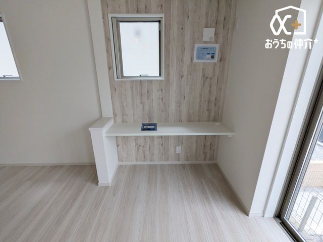 ���̑� �ݑ�[�N��׋��ɂ��֗��Ȕ����t���̃X�^�f�B�[�J�E���^�[�ł��B