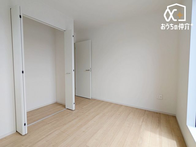�q������ �q�������ɃI�X�X���ȗm���̗l�q�ł��B�o���R�j�[�ɖʂ��Ă��邽�ߊ��C�����₷���B���邳���\���Ȃ������ł��B