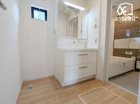 ���ʑ�E���ʏ� �������̂�����ʁ����󁕒E�߃X�y�[�X�ł��B��Ƃ�̂����Ԃł����C���̂����ւ����炭�炭�ł��B