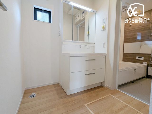 ���ʑ�E���ʏ� �������̂�����ʁ����󁕒E�߃X�y�[�X�ł��B��Ƃ�̂����Ԃł����C���̂����ւ����炭�炭�ł��B