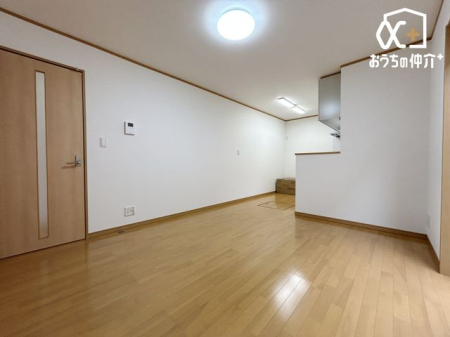 ���r���O -