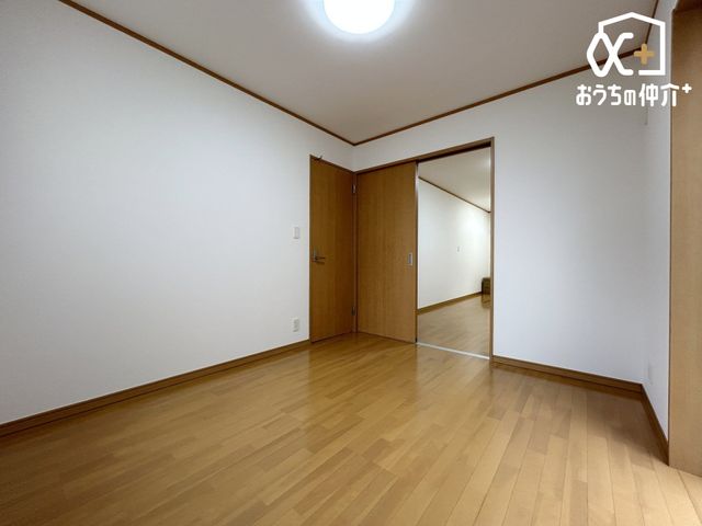 ���̑� �q��Ă◈�q���ɏd�󂷂郊�r���O���̗m��