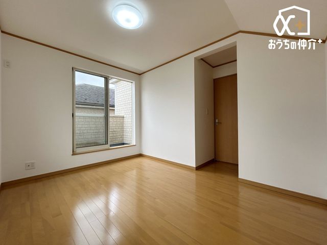 �Q�� ��������Ɩ����Q���B���͏_�炩�Ȍ��ɕ�܂�āA�S�n�悢����̎n�܂���}��������炬��ԁB