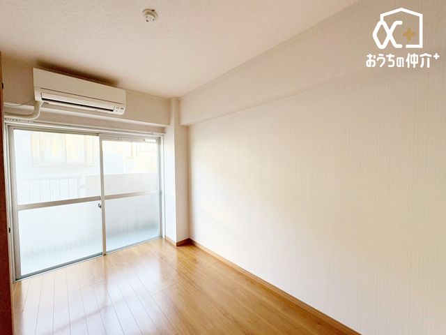 �Q�� �o���R�j�[�ɖʂ������邢�Q���̗l�q�B