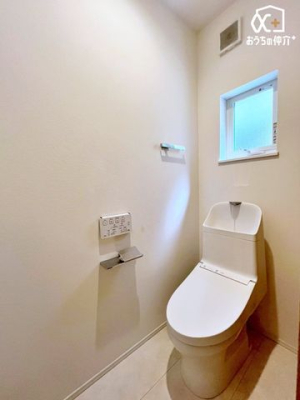 �g�C�� �����̂���2�K�̉������֍��t�g�C���ł��B