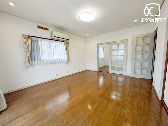 ���r���O -