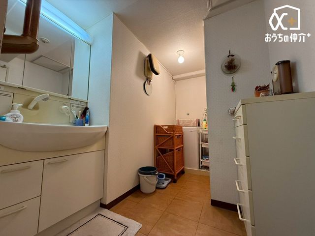 ���ʑ�E���ʏ� �`Wash room�`�O�ʋ��^�C�v�̐��ʉ��ϑ�ł��B���̗�������o���ɂ���������[�ł���̂ŃX�^�C���b�V���ȋ�Ԃ�ۂĂ܂��I