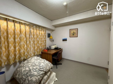 �q������ �m��