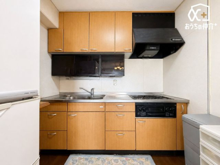 �L�b�`�� �`Kitchen�`�X���[�Y�ɖ��ʂȂ���Ƃł���A���������ȒP�ɂł���ȂǁA�������y��������L�b�`���X�y�[�X�Ɏd�グ�܂����B�Ƌ�Ȃǈꕔ�C�����Ă��܂��B