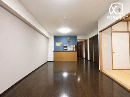 ���r���O �Ƒ��݂�Ȃ��u�₩�Ɍ��₩�ɉ߂�����悤�ɁA�D����������荞�񂾃��r���O�_�C�j���O�B�㎿�ȉ�����ɕ�܂��A���K�ŉ��₩�ȃv���C�x�[�g��Ԃł��B���ʐ^�͉Ƌ��������CG�摜�ł��B