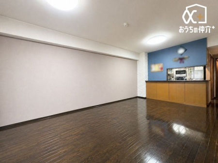 ���r���O �쓌�����̑傫�ȑ����炽���Ղ�z�����������ޖ��邢��17.5����LDK�B�Ƒ��c���⃊���b�N�X�^�C���ɍœK�ȊJ�������ӂ���Ԃł��B���ʐ^�͉Ƌ��������CG�摜�ł��B